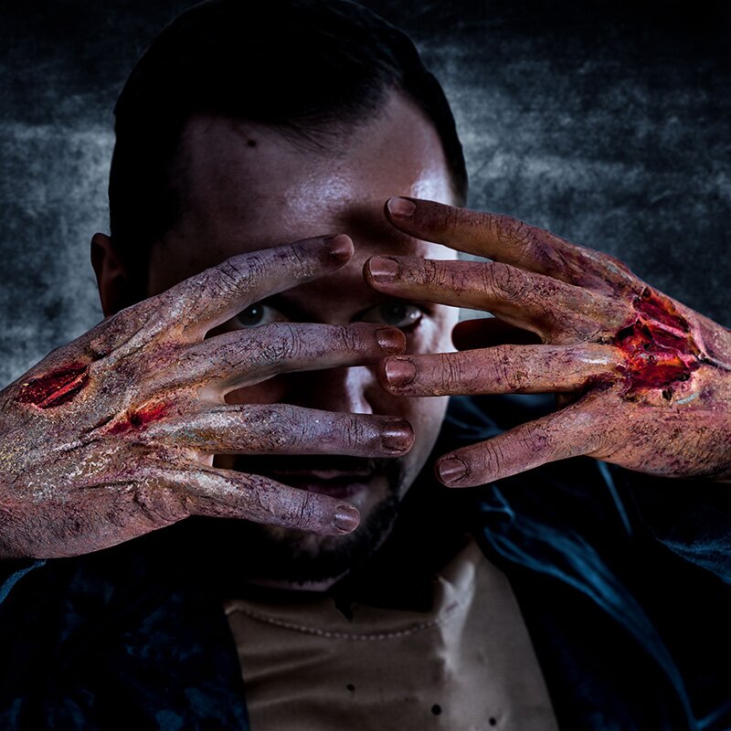 Creepy Wounds Horror-Hände
